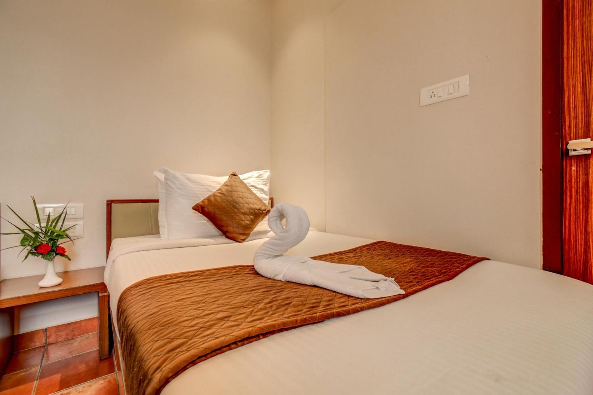 Hotel J N Stay Mysore - 12 Minutes To Mysore Palace Exterior foto